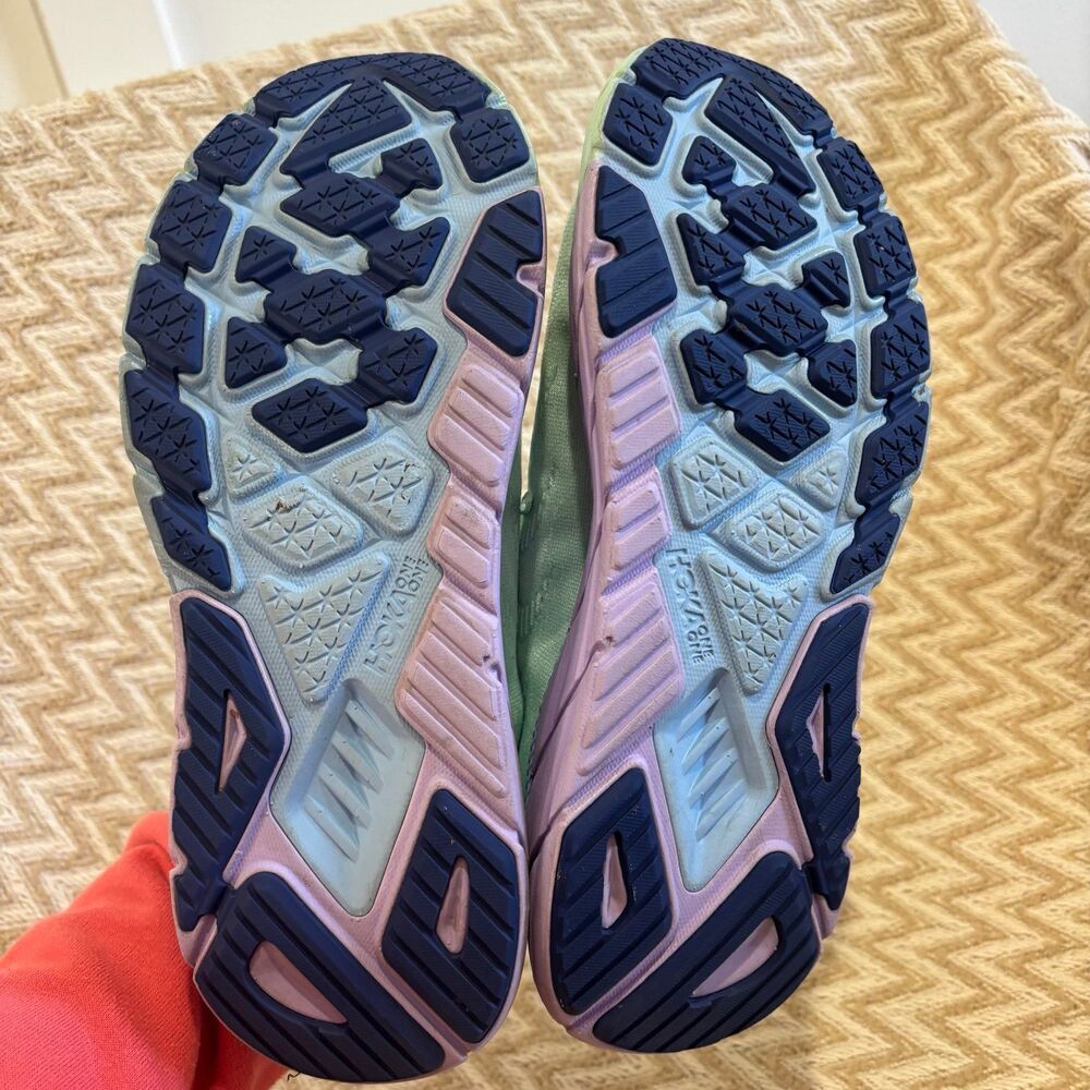 Hoka One One Women’s Arahi 6 Athletic Running Shoes - Picture 9 of 11